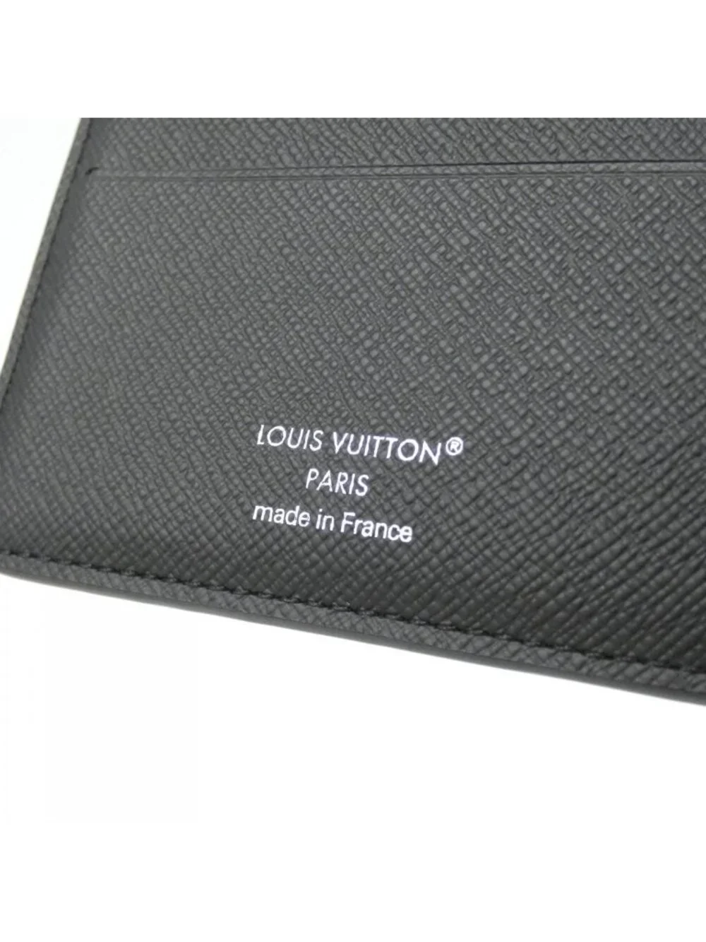 Louis Vuitton Taiga Portefeuille Multiple Billfold Wallet